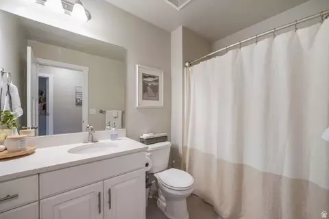 Bath - 3612 E Ruby Ln, Eagle Mountain, UT 84005 photo 2 of 4