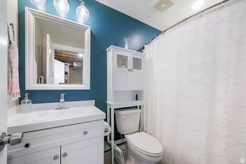 Bath - 3612 E Ruby Ln, Eagle Mountain, UT 84005 photo 4 of 4