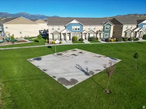 Exterior - 3612 E Ruby Ln, Eagle Mountain, UT 84005 photo 3 of 4