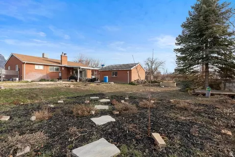 Exterior - 912 S 100 E, Orem, UT 84058 photo 2 of 6