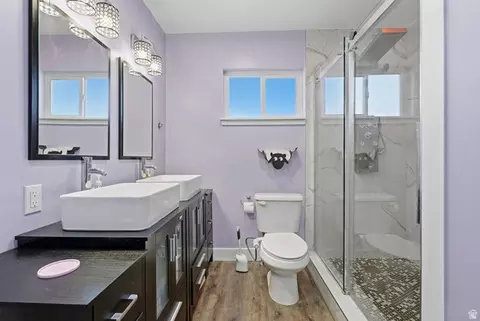 Bath - 912 S 100 E, Orem, UT 84058 photo 1 of 5