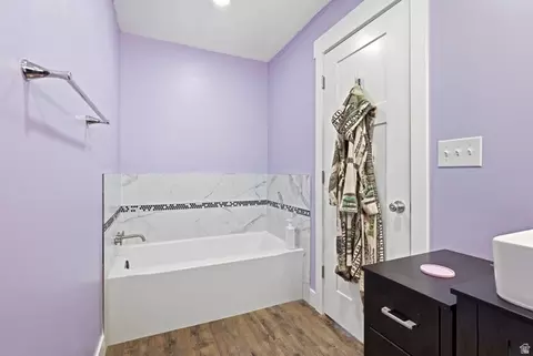 Bath - 912 S 100 E, Orem, UT 84058 photo 3 of 5