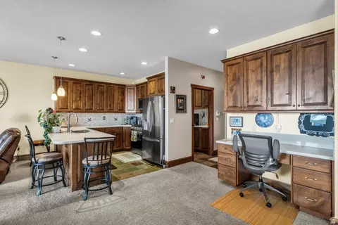 Kitchen - 337 E Brayden Way, Draper, UT 84020 photo 2 of 7