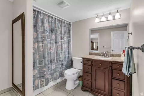 Bath - 337 E Brayden Way, Draper, UT 84020 photo 4 of 5