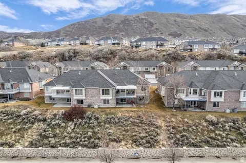 View/Area - 337 E Brayden Way, Draper, UT 84020 photo 3 of 4