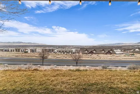 Exterior - 337 E Brayden Way, Draper, UT 84020 photo 5 of 6