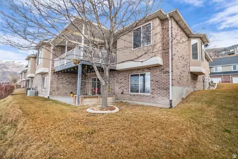 Exterior - 337 E Brayden Way, Draper, UT 84020 photo 3 of 6