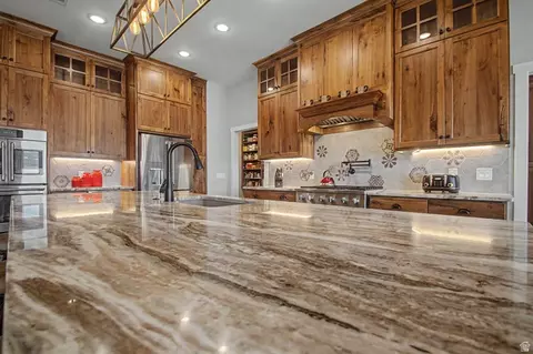 Kitchen - 710 S Pine St, Panguitch, UT 84759 photo 4 of 5