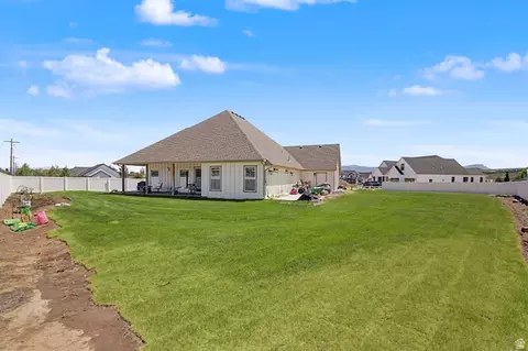 Exterior - 710 S Pine St, Panguitch, UT 84759 photo 4 of 7