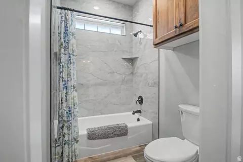 Bath - 710 S Pine St, Panguitch, UT 84759 photo 4 of 5