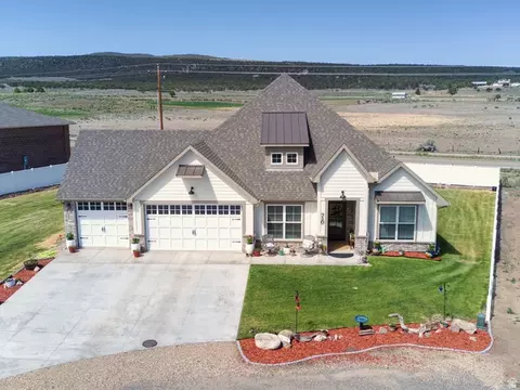 Exterior - 710 S Pine St, Panguitch, UT 84759 photo 2 of 7