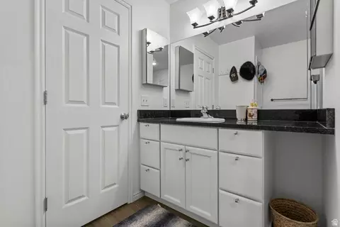 Bath - 1527 S Uinta View Cir, Francis, UT 84036 photo 2 of 4