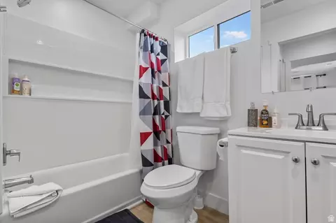 Bath - 1527 S Uinta View Cir, Francis, UT 84036 photo 4 of 4