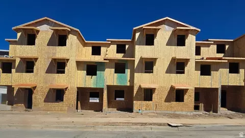 678 W Empress St #22, Santaquin, UT 84655