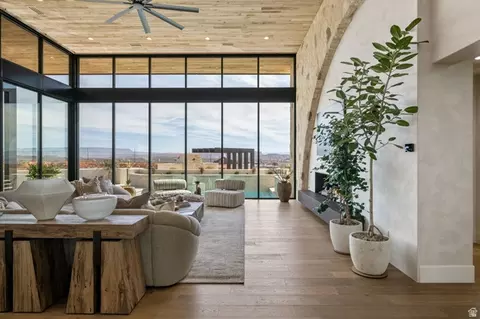 Living - 298 E Colima Rd, Washington, UT 84780 photo 6 of 10
