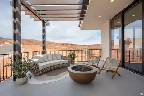 Exterior - 298 E Colima Rd, Washington, UT 84780 photo 6 of 38