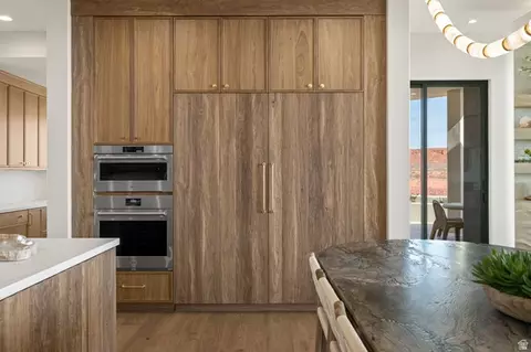 Kitchen - 298 E Colima Rd, Washington, UT 84780 photo 9 of 10