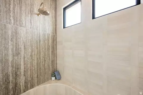 Bath - 298 E Colima Rd, Washington, UT 84780 photo 14 of 17