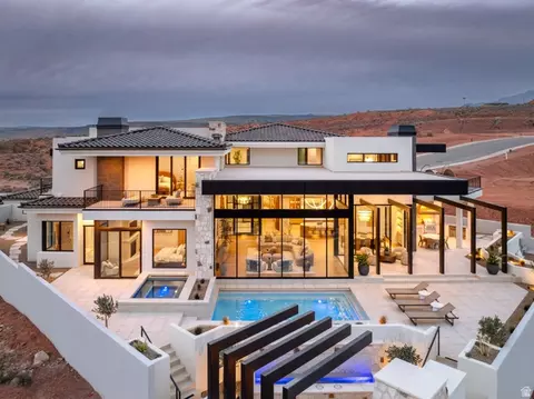Exterior - 298 E Colima Rd, Washington, UT 84780 photo 32 of 38