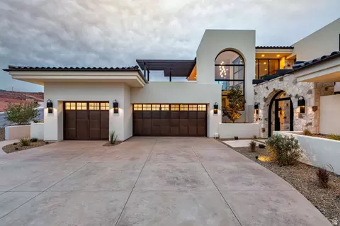 Exterior - 298 E Colima Rd, Washington, UT 84780 photo 4 of 38