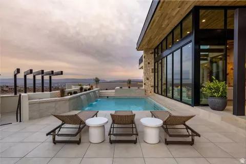 Exterior - 298 E Colima Rd, Washington, UT 84780 photo 9 of 38