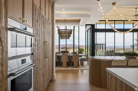 Kitchen - 298 E Colima Rd, Washington, UT 84780 photo 6 of 10