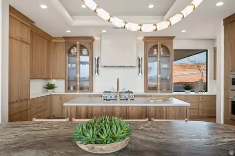 Kitchen - 298 E Colima Rd, Washington, UT 84780 photo 4 of 10