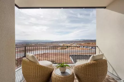 Exterior - 298 E Colima Rd, Washington, UT 84780 photo 7 of 38