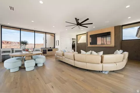 Living - 298 E Colima Rd, Washington, UT 84780 photo 7 of 10