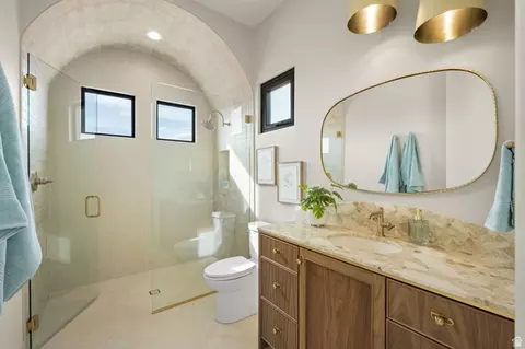 Bath - 298 E Colima Rd, Washington, UT 84780 photo 10 of 17