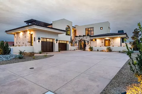 Exterior - 298 E Colima Rd, Washington, UT 84780 photo 2 of 38