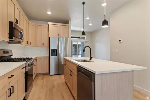 820 W Ivywell Ln N #216, North Salt Lake, UT 84054