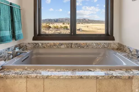 Bath - 1297 E 600 S, New Harmony, UT 84757 photo 3 of 11