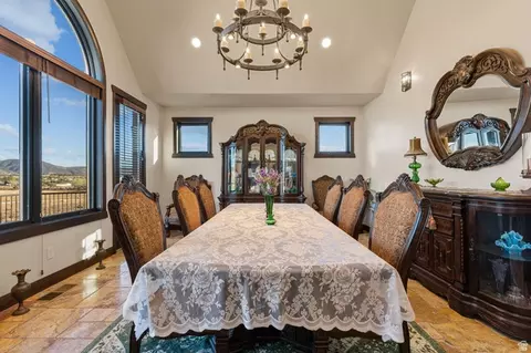 Dining - 1297 E 600 S, New Harmony, UT 84757 photo 3 of 5