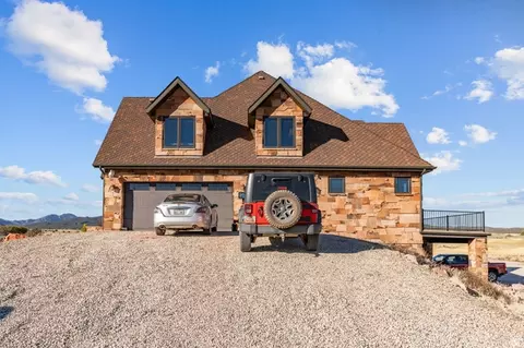 Exterior - 1297 E 600 S, New Harmony, UT 84757 photo 4 of 15