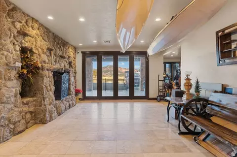 Entry Way - 1297 E 600 S, New Harmony, UT 84757 photo 7 of 9