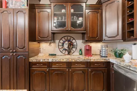 Kitchen - 1297 E 600 S, New Harmony, UT 84757 photo 4 of 5