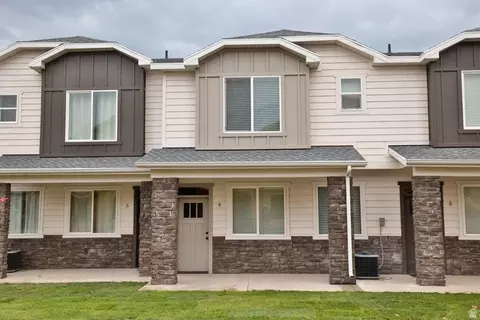 150 W Seasons Ln #4, Garden City, UT 84028