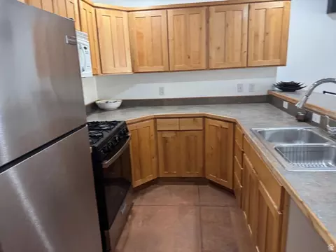 Kitchen - 3764 Prickly Pear Cir #2-A8, Moab, UT 84532 photo 2 of 3
