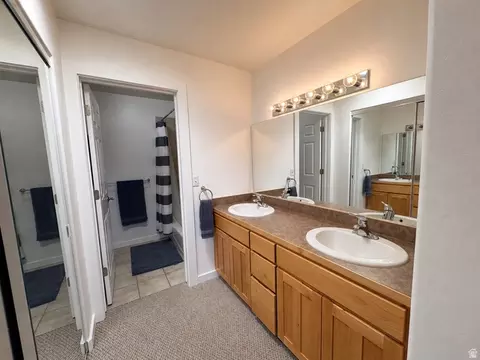 Bath - 3764 Prickly Pear Cir #2-A8, Moab, UT 84532 photo 1 of 4