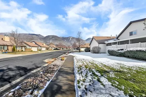 Exterior - 1171 N 725 W, Centerville, UT 84014 photo 7 of 7