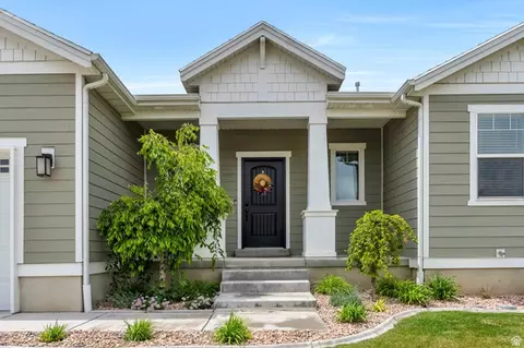 701 S Crooket Post Way W, Saratoga Springs, UT 84045
