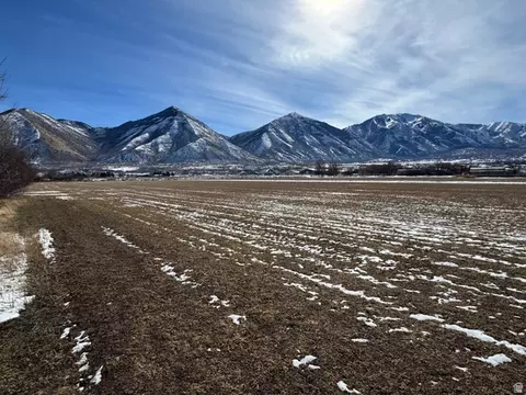 180 N Woodland Hills Dr E, Salem, UT 84653