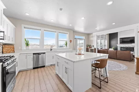 Kitchen - 1857 E Thunder Gulch Rd N, Eagle Mountain, UT 84005 photo 1 of 6