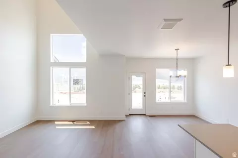Living - 5260 S Acacia Dr #802, Mapleton, UT 84664 photo 3 of 3