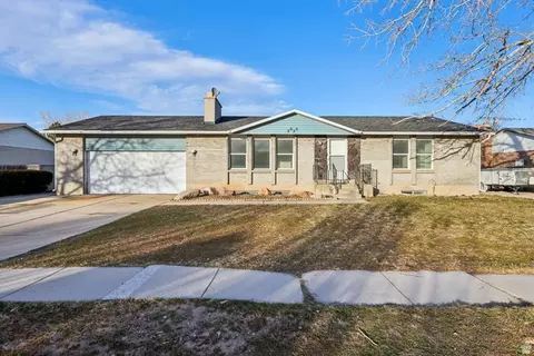 3020 W Rosa Vista Dr, Taylorsville, UT 84129