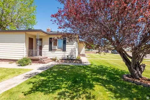 Exterior - 25 N 400 W, Beaver, UT 84713 photo 3 of 18