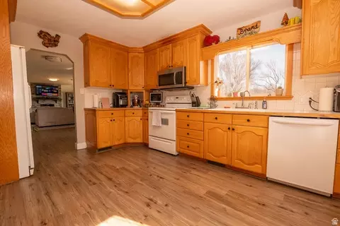 Kitchen - 25 N 400 W, Beaver, UT 84713 photo 3 of 4
