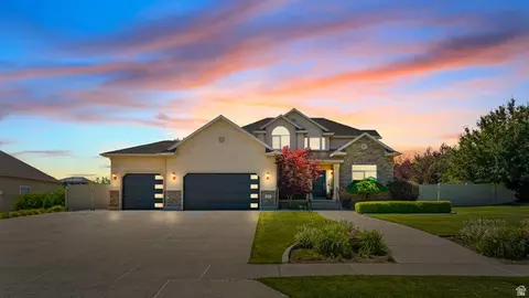 11597 N Sunset Hills Dr, Highland, UT 84003