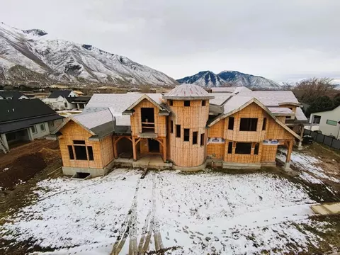 Exterior - 72 E 400 S, Mapleton, UT 84664 photo 2 of 8